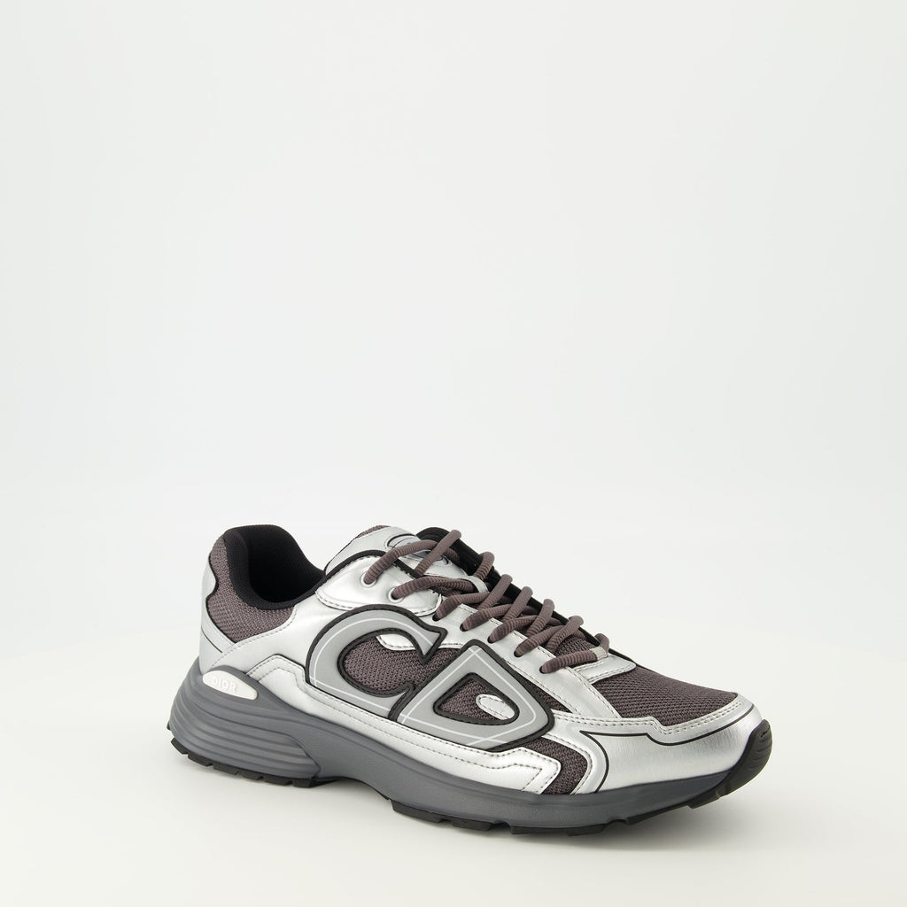 Immagine delle sneakers grigie e nere B30 di Dior per uomini - Stagione Autunno-Inverno 2025 - Vista tridimensionale frontale destra