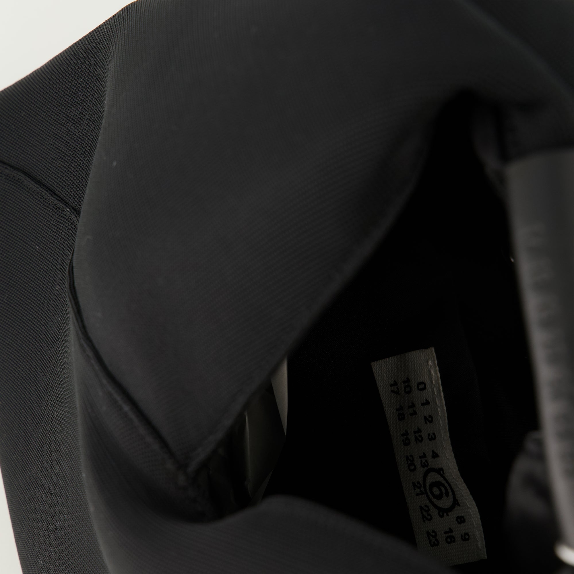 Image of Japanese Small Black Bag by Mm6 for Women - Season Spring-Summer 2026 - Detail View 2