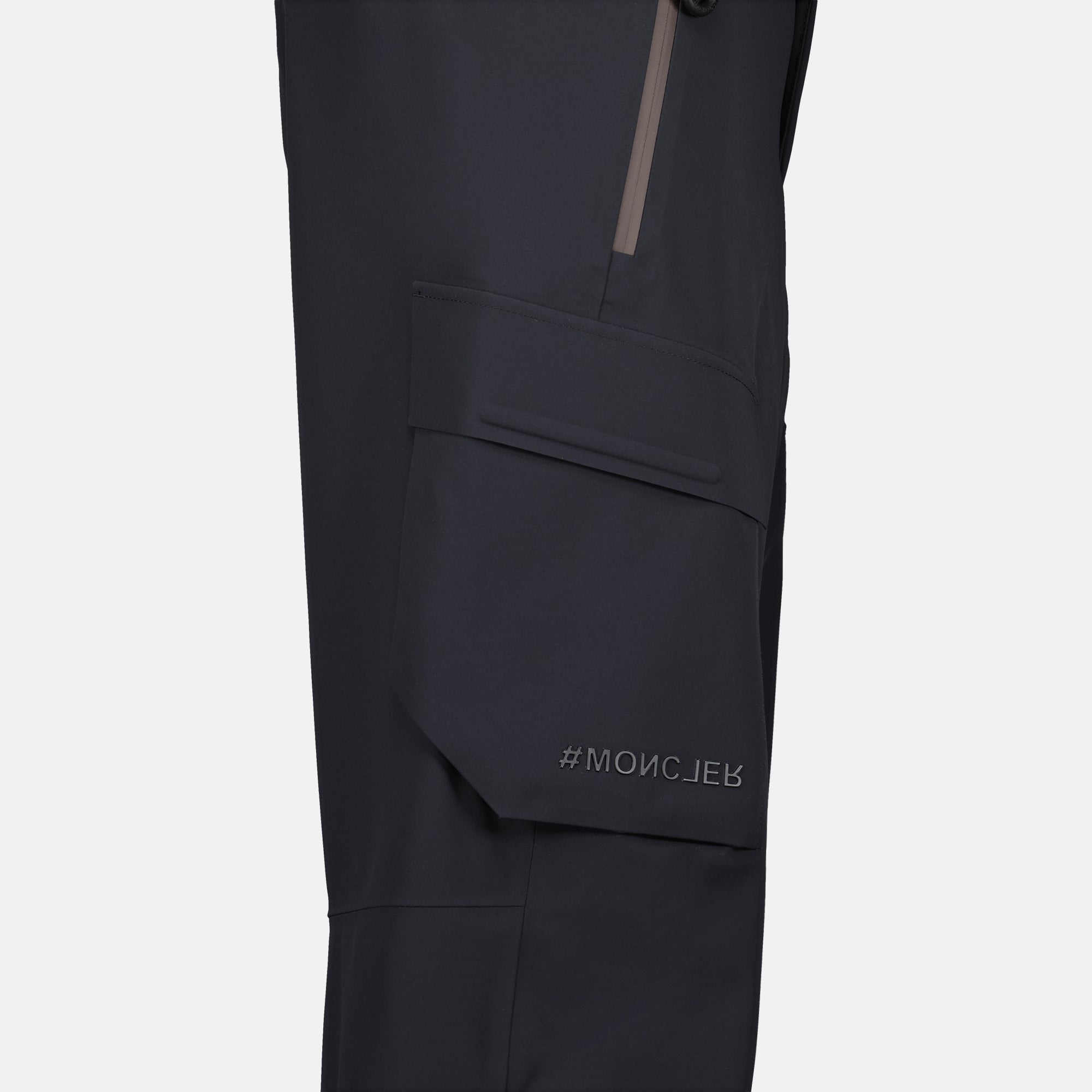 Image of Black Cargo Sport Pants by Moncler Grenoble for Men - Season Autumn-Winter 2024 - Detail View 5