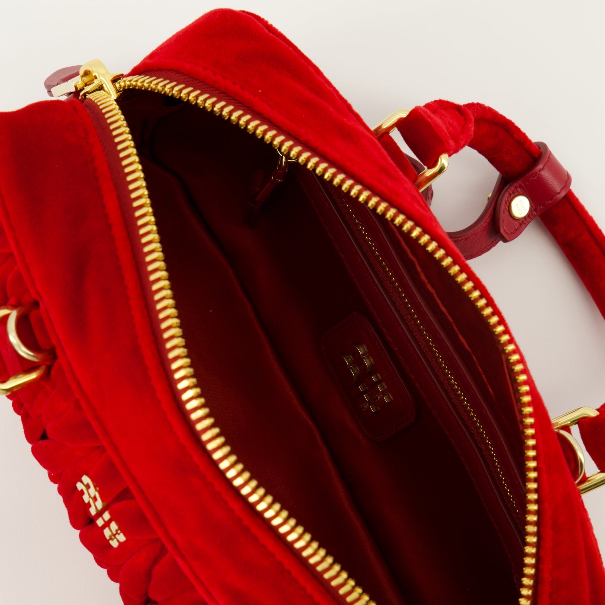 Image of Velvet Arcadie Bag by Miu Miu for Women - Season Spring-Summer 2026 - Detail View 2