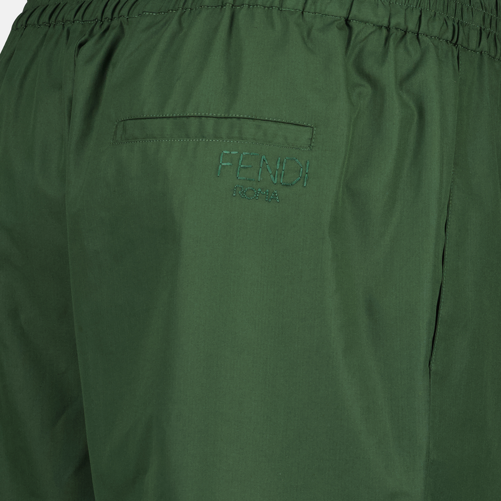 Immagine di pantaloni corti in cotone khaki di Fendi per uomo - Stagione Primavera-Estate 2025 - Vista Dettaglio 2