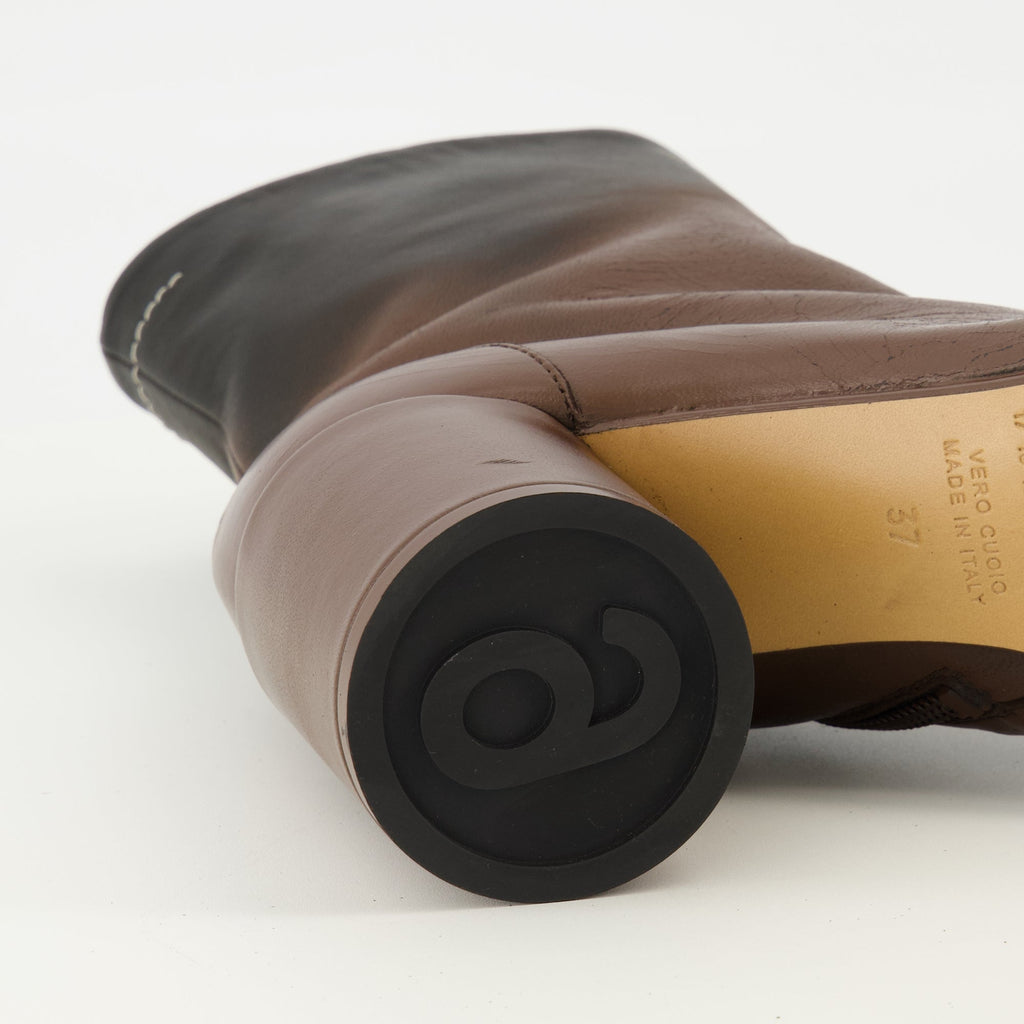 anatomic ankle boots, MM6 footwear, leather ankle boots, premium quality boots, fashionable brown boots