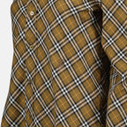 Imagen de camisa de patrón a cuadros marrón de Burberry para mujeres - Temporada Otoño-Invierno 2024 - Vista de detalle 1