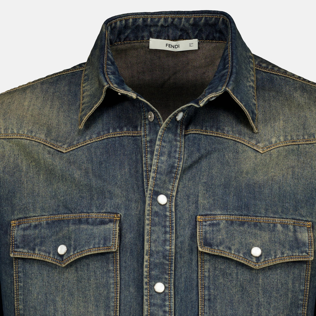 Chemise en denim bleu délavé