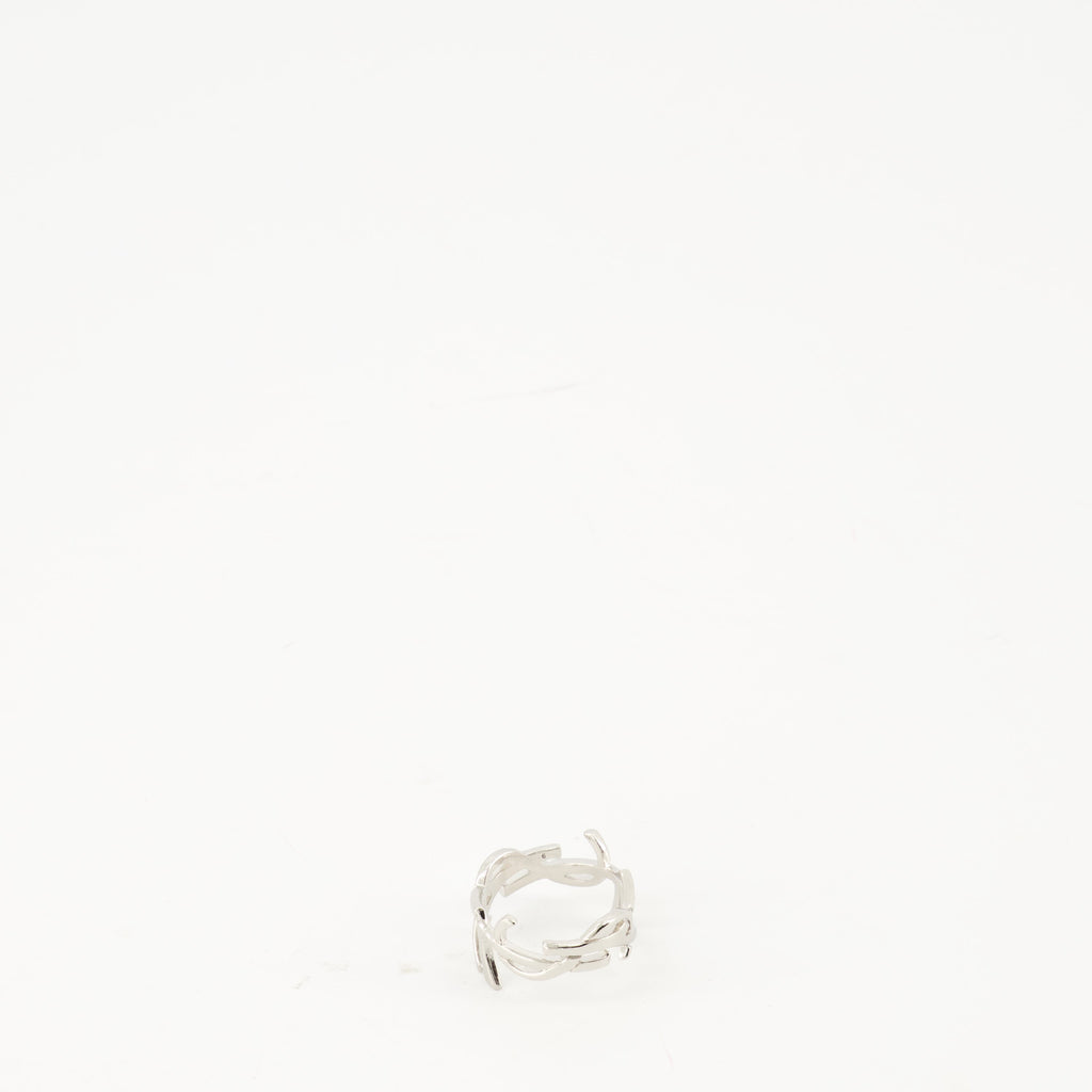 Immagine dell'anello in argento Cassandre di Saint Laurent per donne - Stagione Autunno-Inverno 2025 - Dettaglio 2