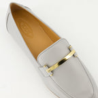 Image de mocassins en cuir lisse de Tod's pour femmes - Saison printemps-été 2025 - Détail de vue du dessus