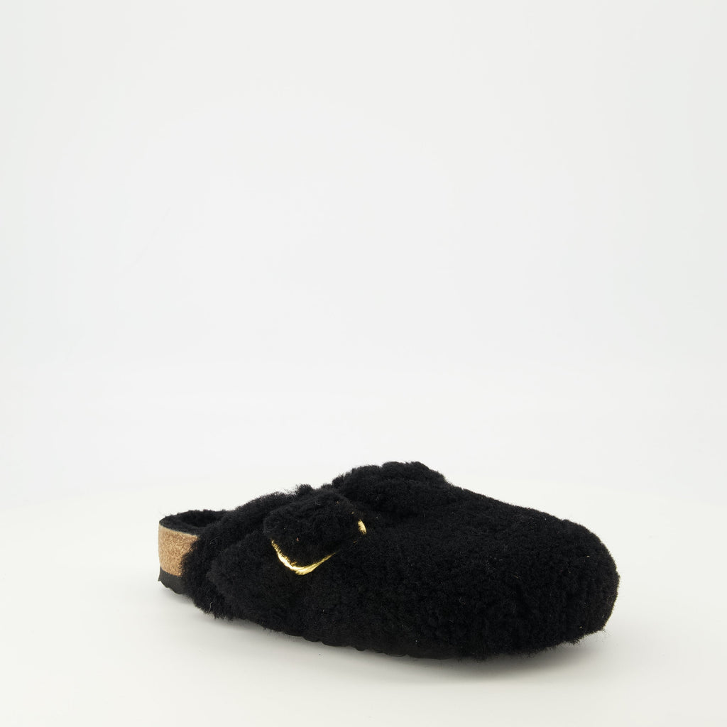Image of Boston Teddy Black Mules by Birkenstock for Women - Season Spring-Summer 2026 - Front Right Three-Quarter View