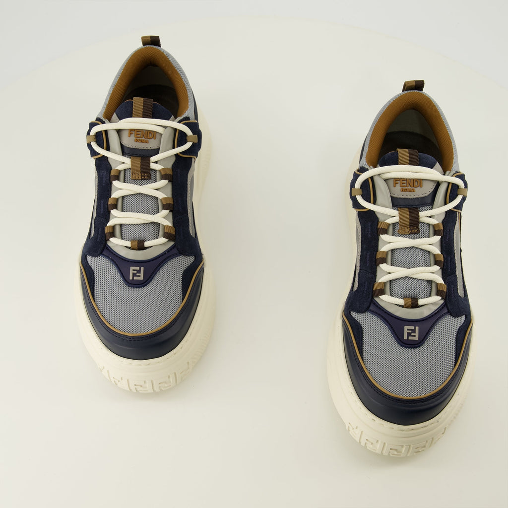 Sneakers i semsket skinn og teknisk stoff