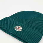 Imagen de gorro de punto verde con logo de Moncler para hombres - Temporada Primavera-Verano 2025 - Vista detalle 1