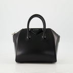 Image du Mini Sac Antigona en Cuir de Givenchy pour Femmes - Saison Printemps-Été 2025 - Vue de Face