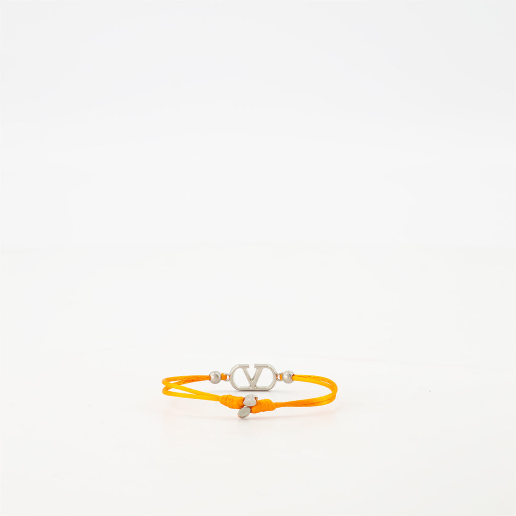남성을 위한 발렌티노 가라바니의 오렌지 V로고 팔찌 코드 이미지 - 2025 봄-여름 시즌 - 뒷면 보기