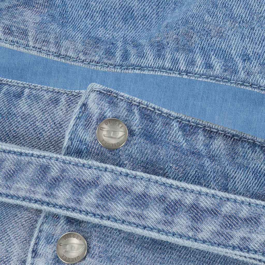 Top em Denim Satinado