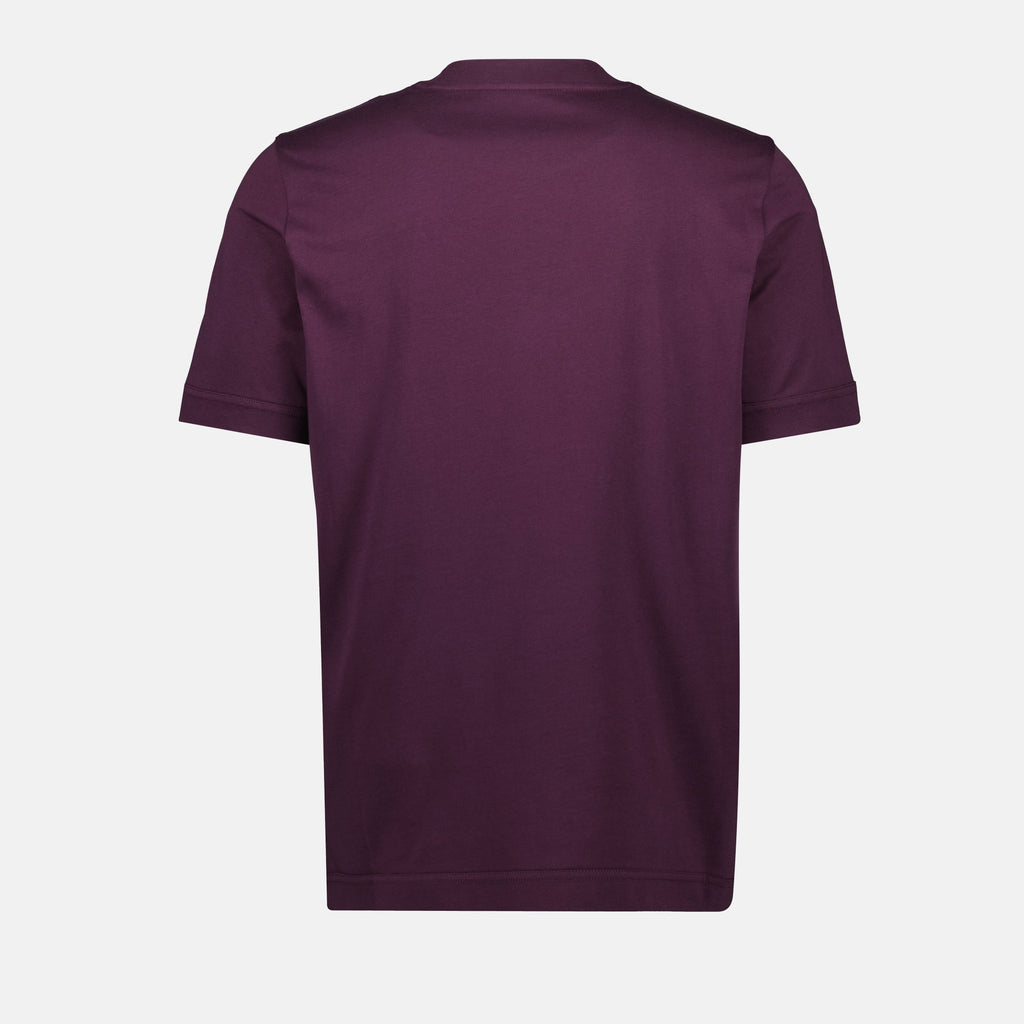 Image du T-shirt en cuir Bordeaux avec logo de Moncler pour hommes - Saison Automne-Hiver 2025 - Vue de détail du produit 1