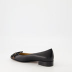 Image de Ballerines Valet du Roi par Valentino Garavani pour Femmes - Saison Automne-Hiver 2025 - Vue trois-quarts arrière droit