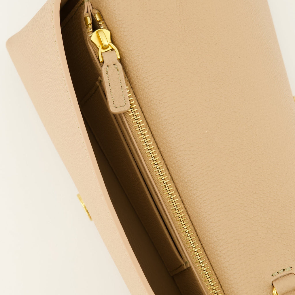 Cartera con cadena VLogo