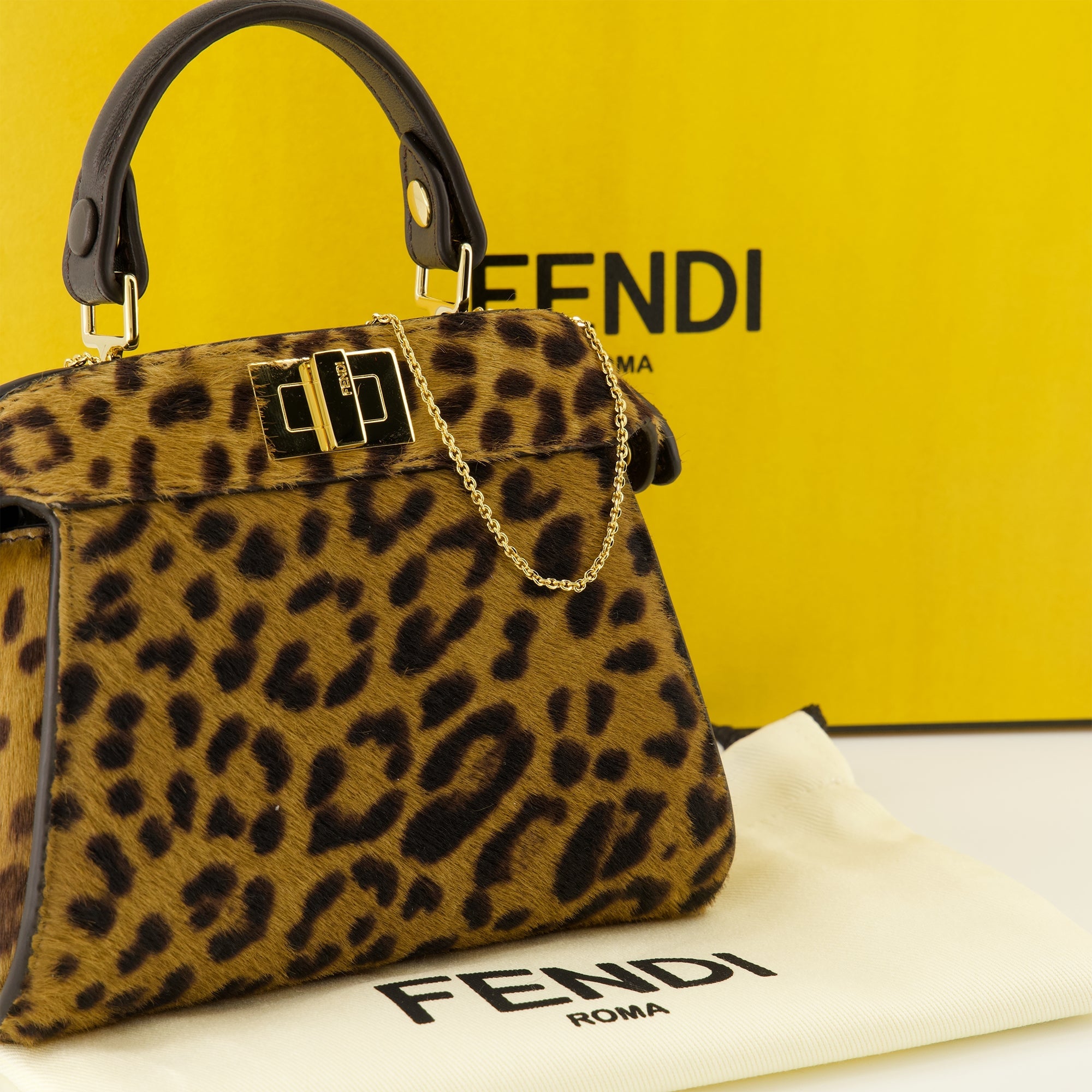 希少！FENDI 大きめ　クッション　三枚セット　ペカン　レオパード　中身付き ピーカボ ナノ レオパード バッグ - Fendi | WE IN STYLE