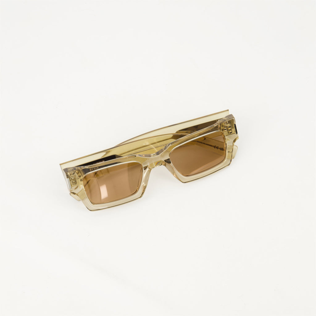 Image of SL 572 Beige Sunglasses by Saint Laurent for Unisex - Season Spring-Summer 2025 - Detail View 1