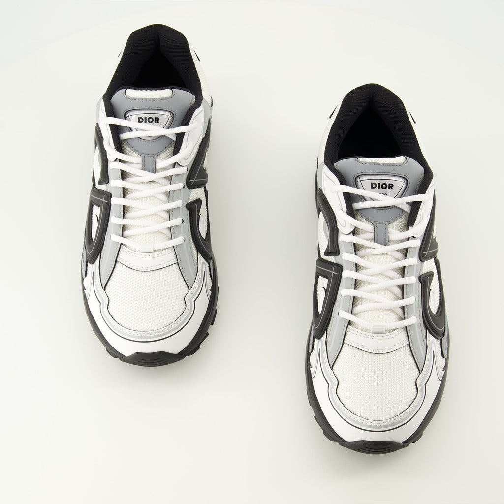Immagine delle Sneakers Grigie B30 di Dior per Uomo - Stagione Primavera-Estate 2026 - Vista Dall'Alto della Coppia