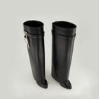 Imagen de las botas Shark Lock de Givenchy para mujeres - Temporada Primavera-Verano 2025 - Vista detallada desde arriba