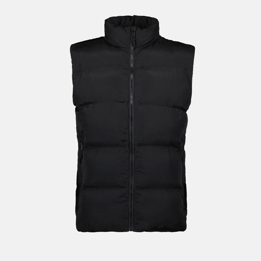 black puffer jacket, sleeveless jacket, winter fashion, quilted design, men's outerwear