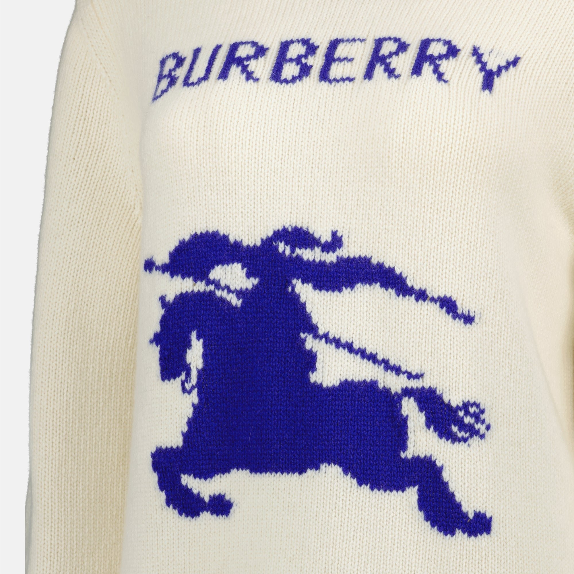 wool sweater, Cavalier emblem, cream pull, Women's wear, casual elegance