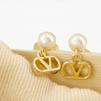 Vlogo Earrings, Valentino Garavani, earrings, gold jewelry, resin pearls