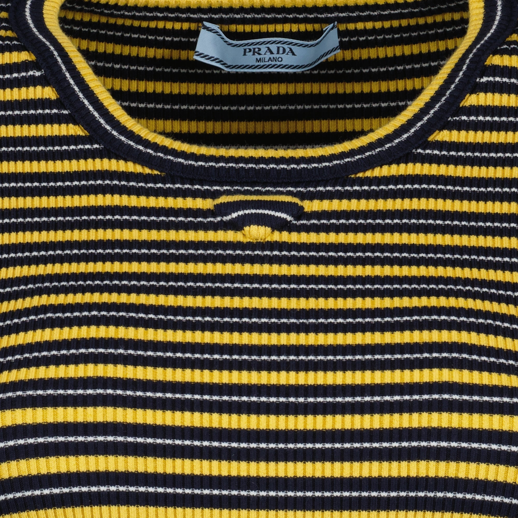 プラダの女性用イエロー ストライプ リブ T シャツの画像 - シーズン春夏 2026 - 詳細ビュー 1