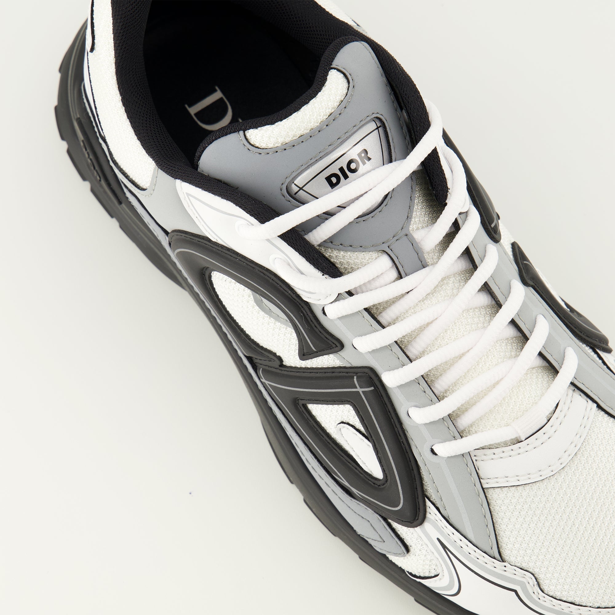 Immagine delle Sneakers Grigie B30 di Dior per Uomo - Stagione Primavera-Estate 2026 - Vista Dettaglio Superiore
