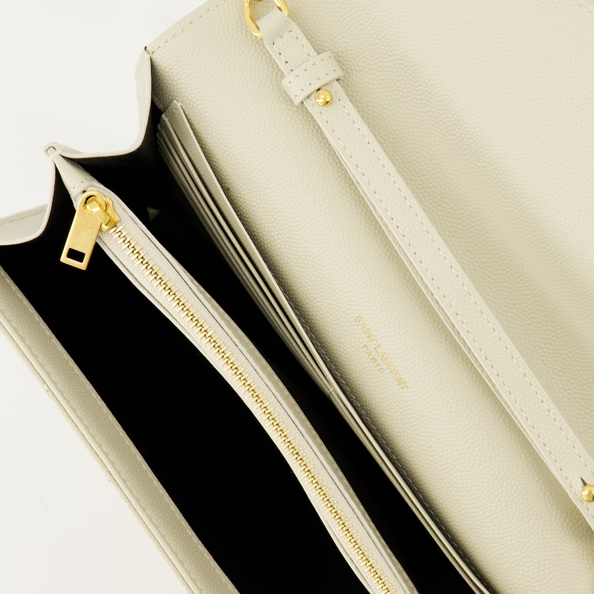 Imagen de la billetera de cadena Cassandre de Saint Laurent para mujeres - Temporada Otoño-Invierno 2025 - Vista Detalle 2