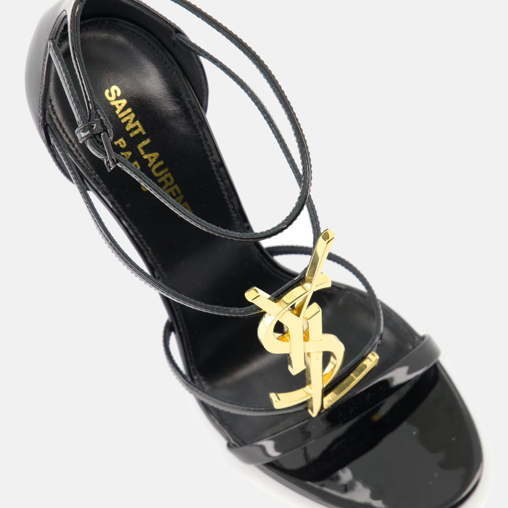 Imagen de los tacones Cassandra de Saint Laurent para mujeres - Temporada Primavera-Verano 2025 - Vista detallada desde arriba