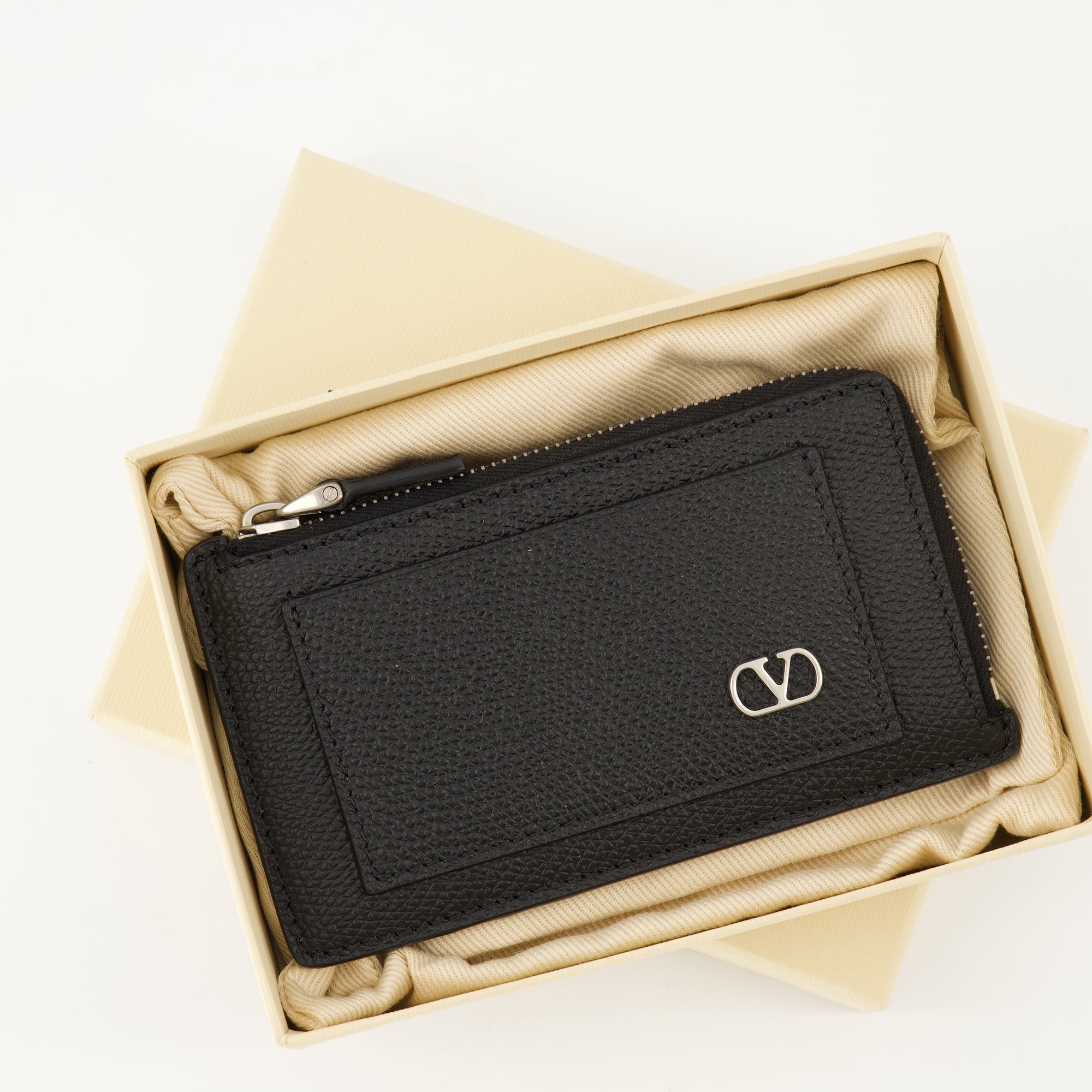 Vlogo Card Holder, Valentino Garavani accessories, black leather wallet, grained leather card holder, zippered wallet