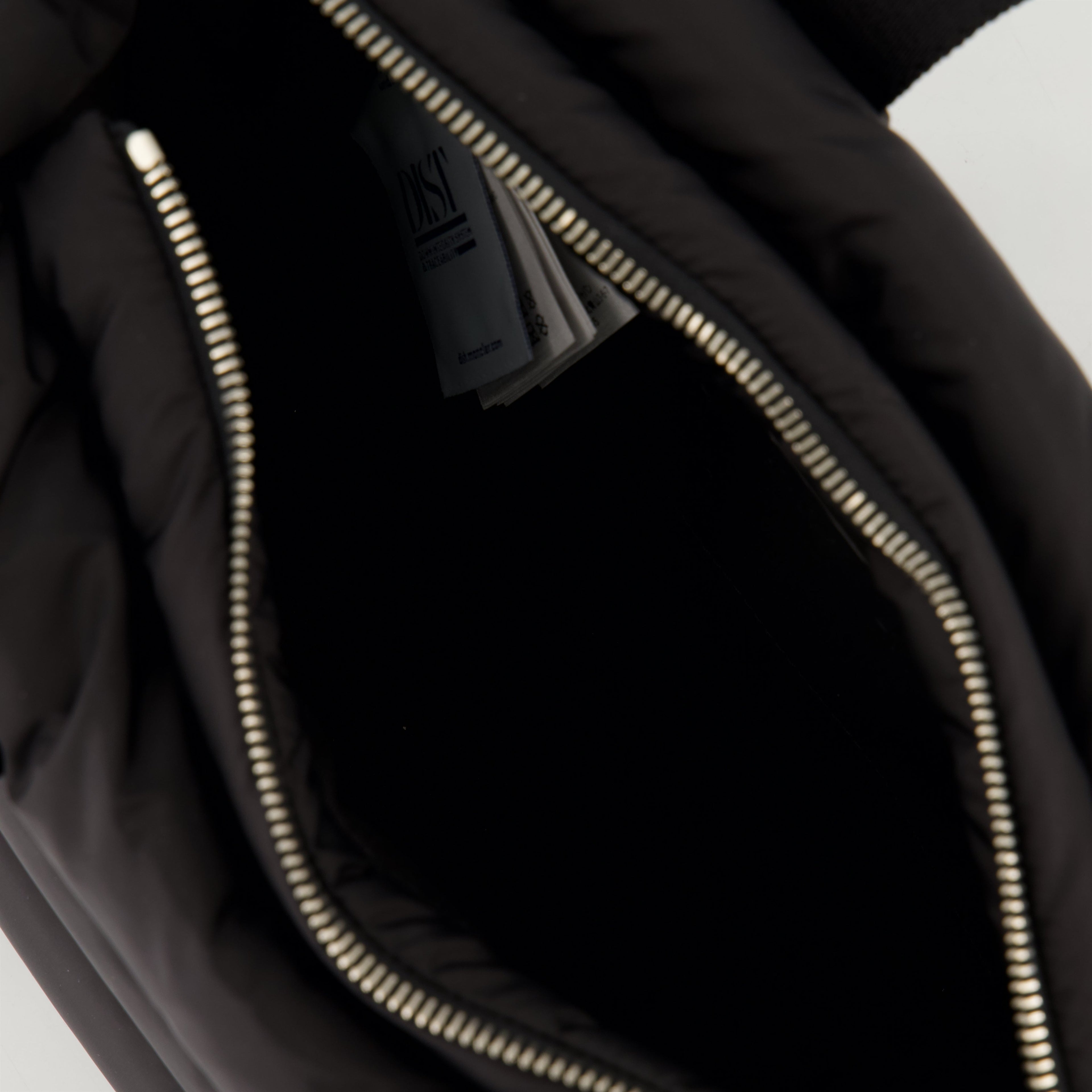Image of mini cabas caradoc noir by Moncler for Women - Season Spring-Summer 2026 - Detail View 1