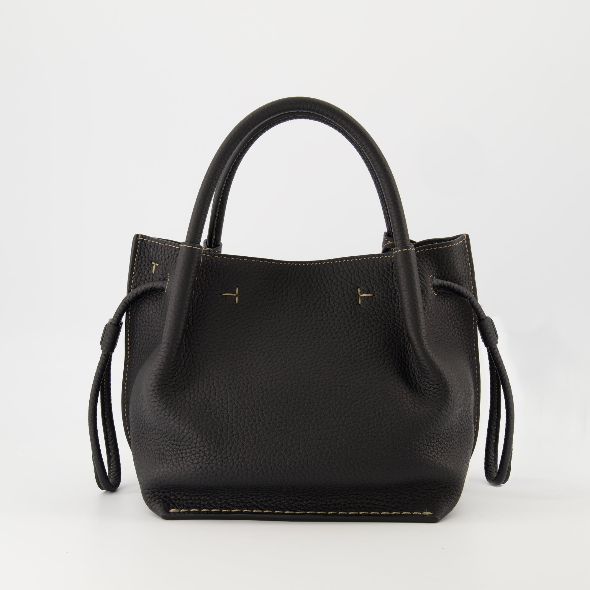 Tod's bucket bag, black leather bag, grained calf leather, Italian designer accessories, Fall-Winter 2025 collection
