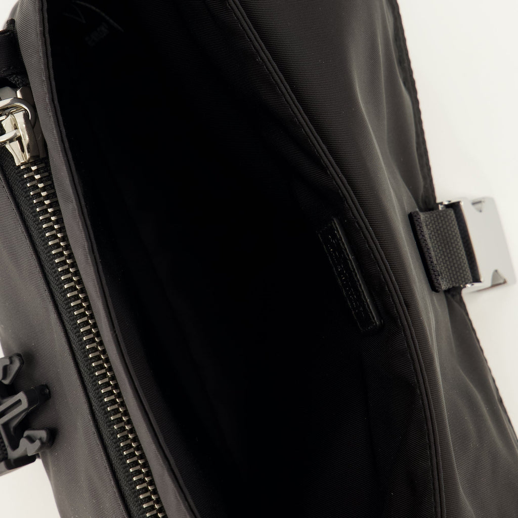 Bolso de mano negro de Re-Nylon