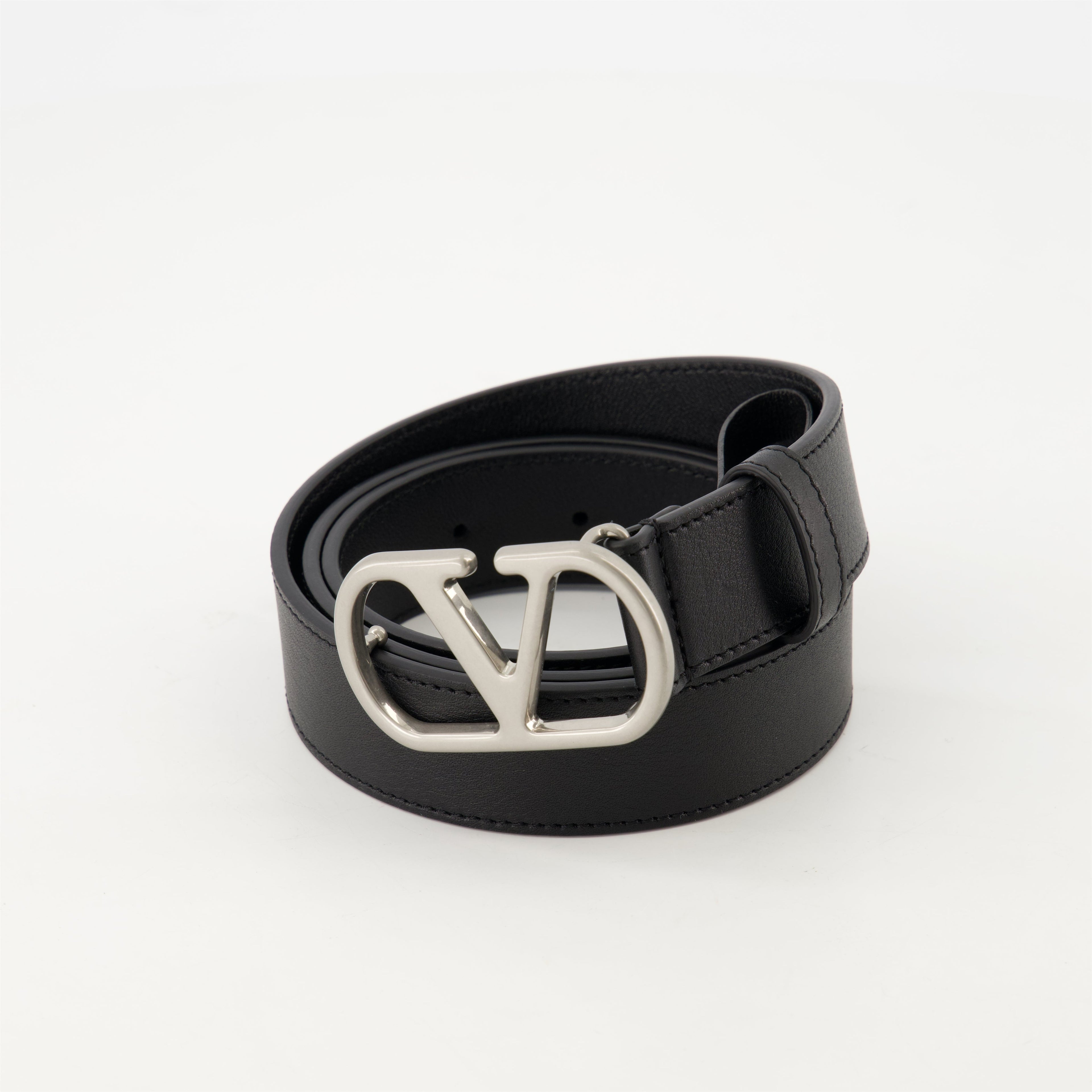 VLogo belt, Valentino Garavani belt, black leather belt, designer accessories, luxury belts