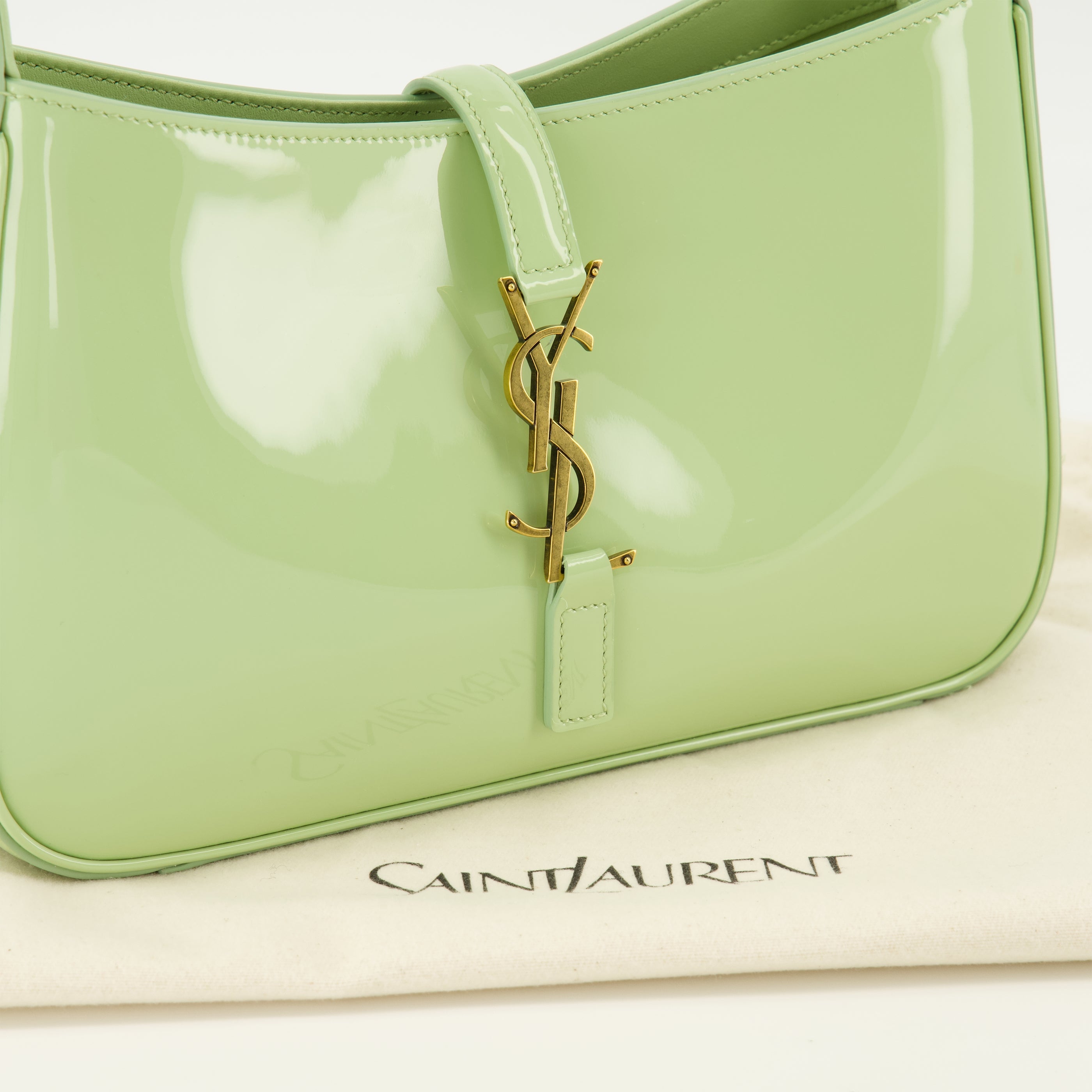 Sac le 5 à 7 en cuir verni bleu