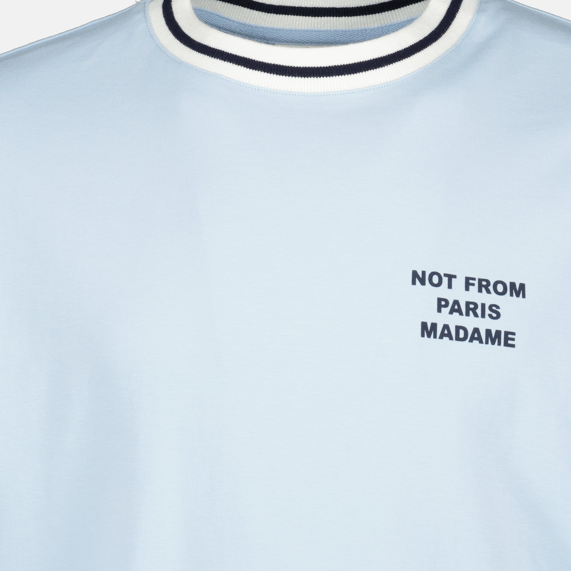 スポーツスローガンTシャツの画像 - ドロール・ド・ムッシュによる男性用 - 2026年春夏シーズン - 詳細ビュー1