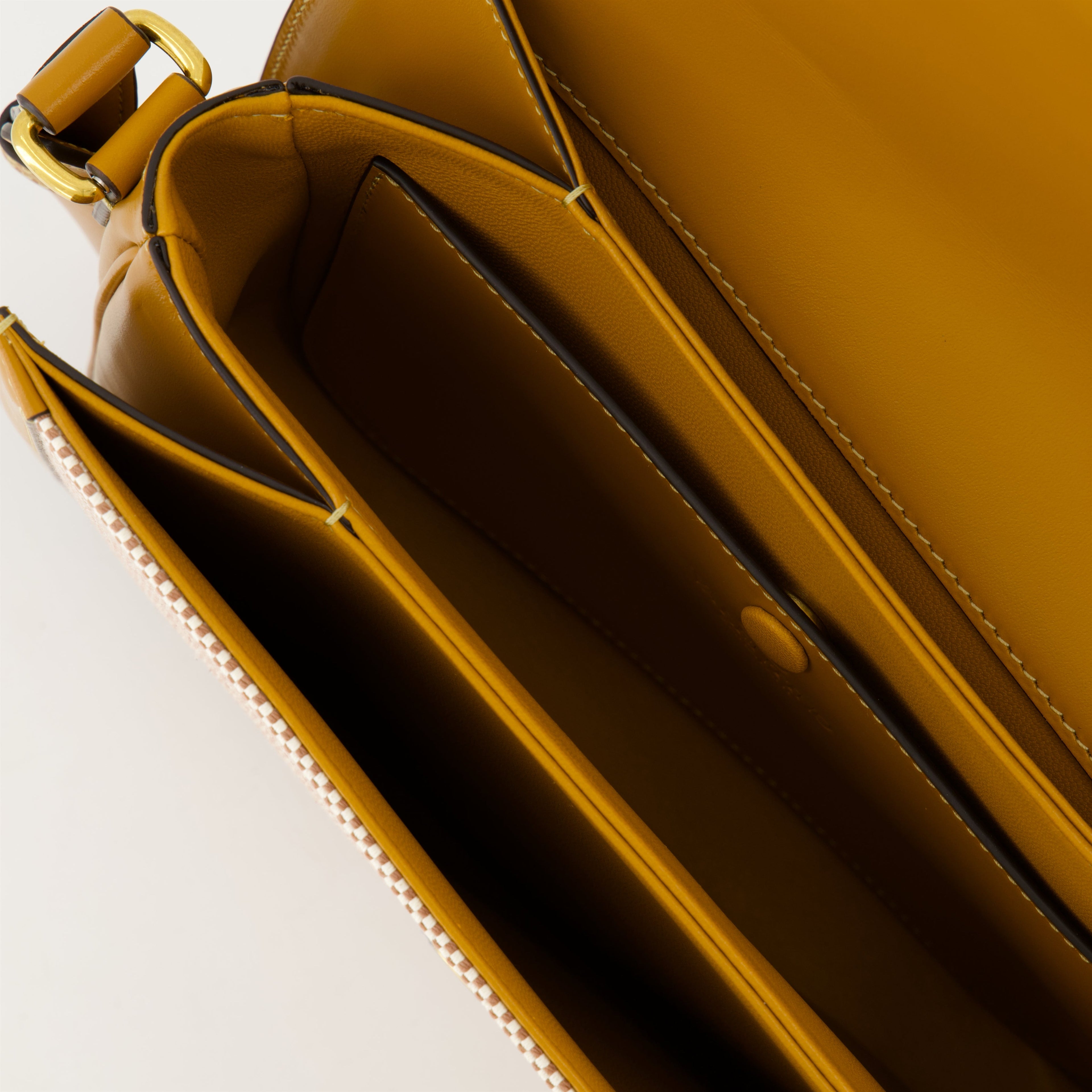 Image of Canvas Leather Sac 9T05 by Valentino Garavani for Women - Season Spring-Summer 2025 - Detail View 2