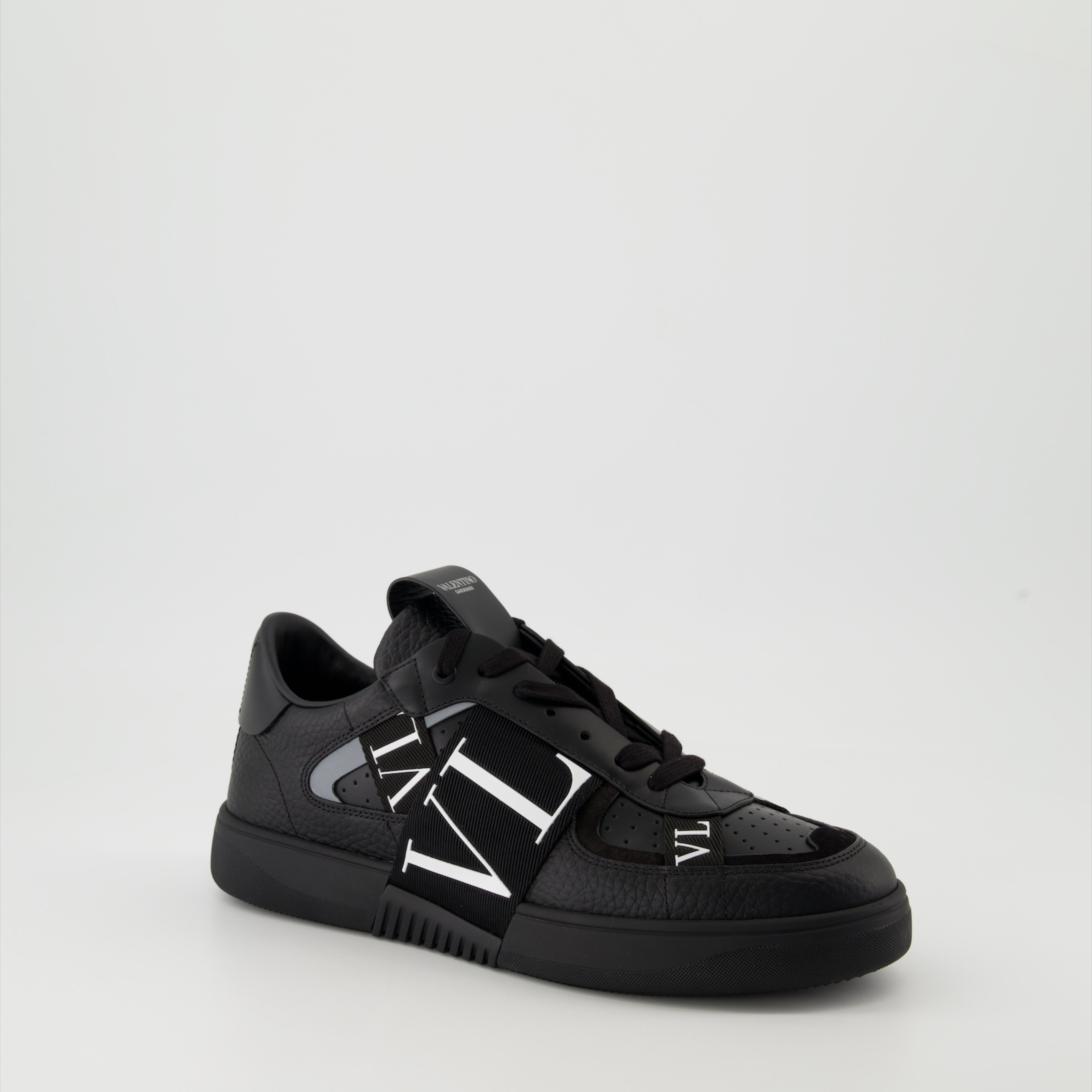VLTN ブラックスニーカー - Valentino - | WE IN STYLE