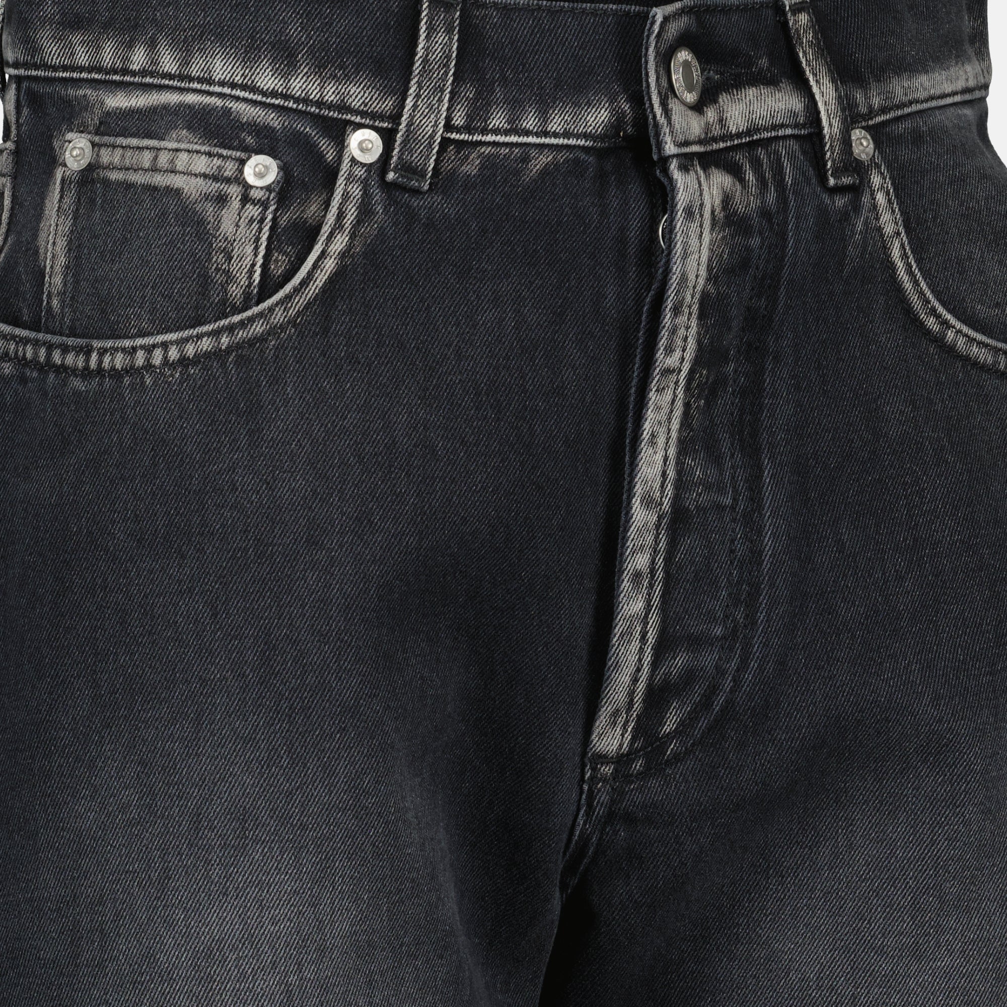 black denim jeans, Moschino jeans, straight cut jeans, five pocket design, denim fashion