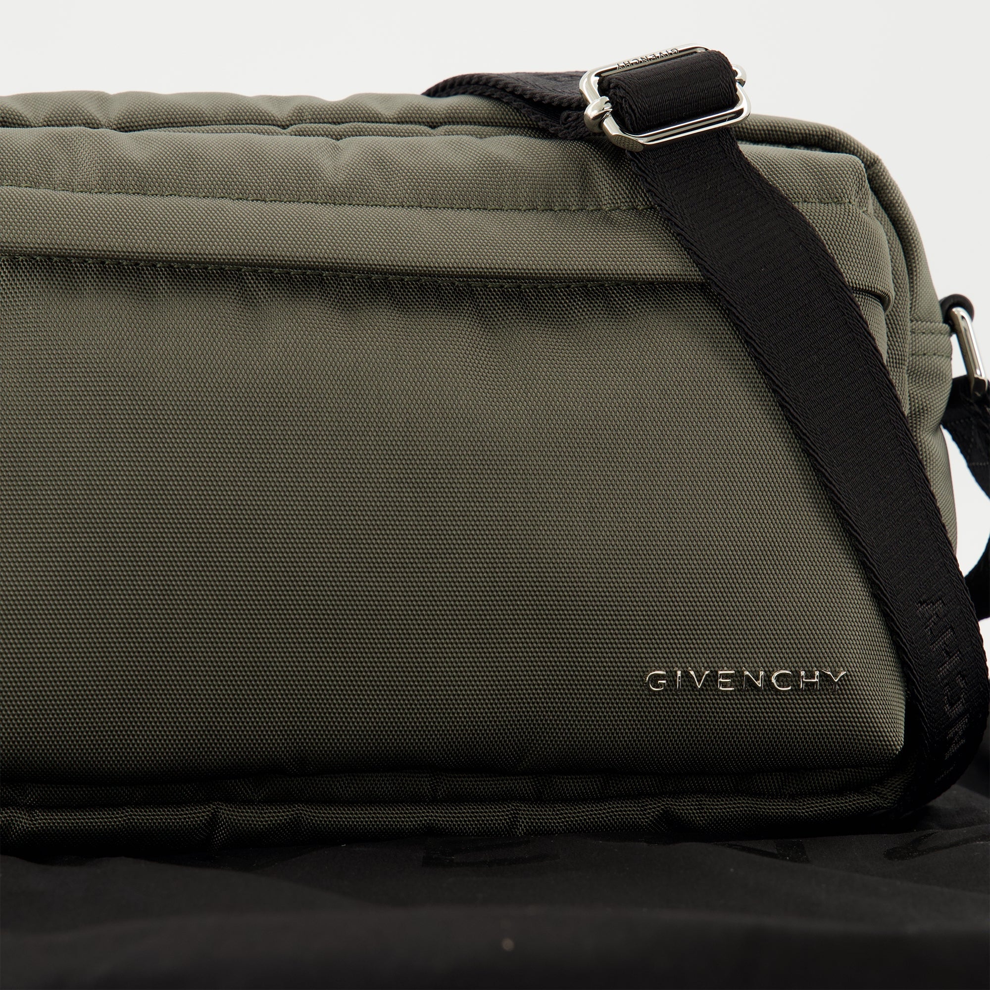 Image of Essential U Kaki Bag by Givenchy for Men - Season Spring-Summer 2026 - Detail View 1