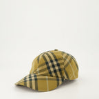 Image of Check Patterned Cap by Burberry for Unisex - Season Autumn-Winter 2024 - Front View