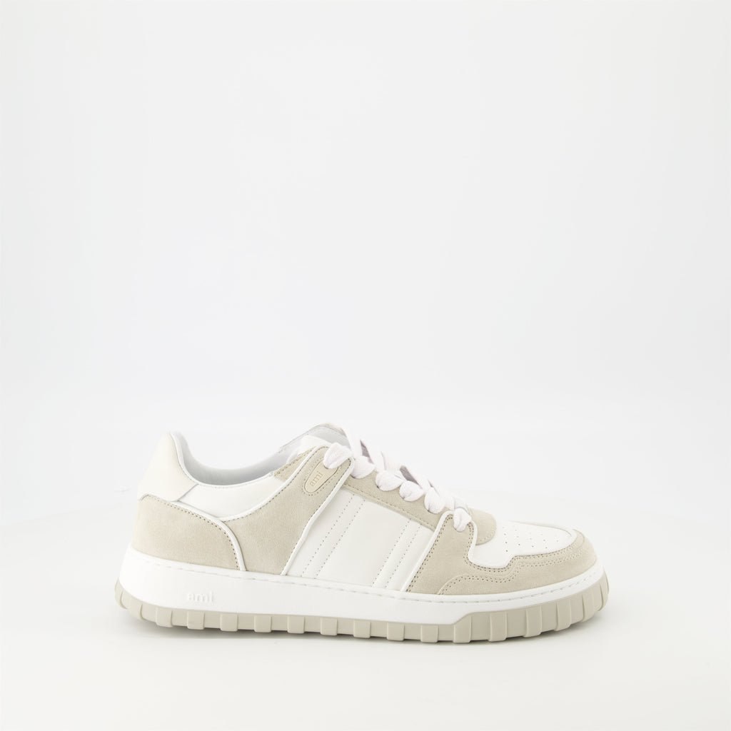 Baskets Walk, AMI Paris sneakers, Beige and White footwear, Unisex casual shoes, Designer sneakers