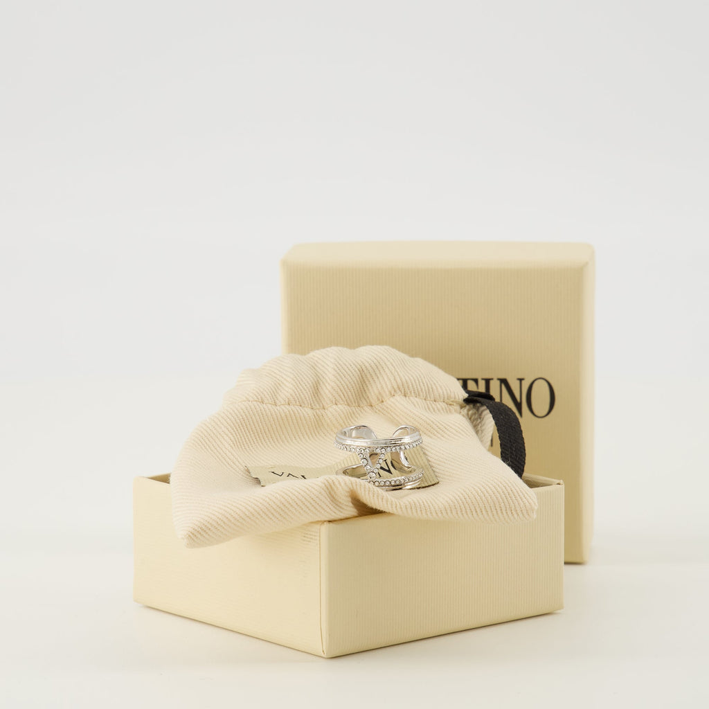 Imagem do Anel Ovalette com Cristais Swarovski® de Valentino Garavani para Mulheres - Temporada Primavera-Verão 2026 - Vista de Detalhe 2