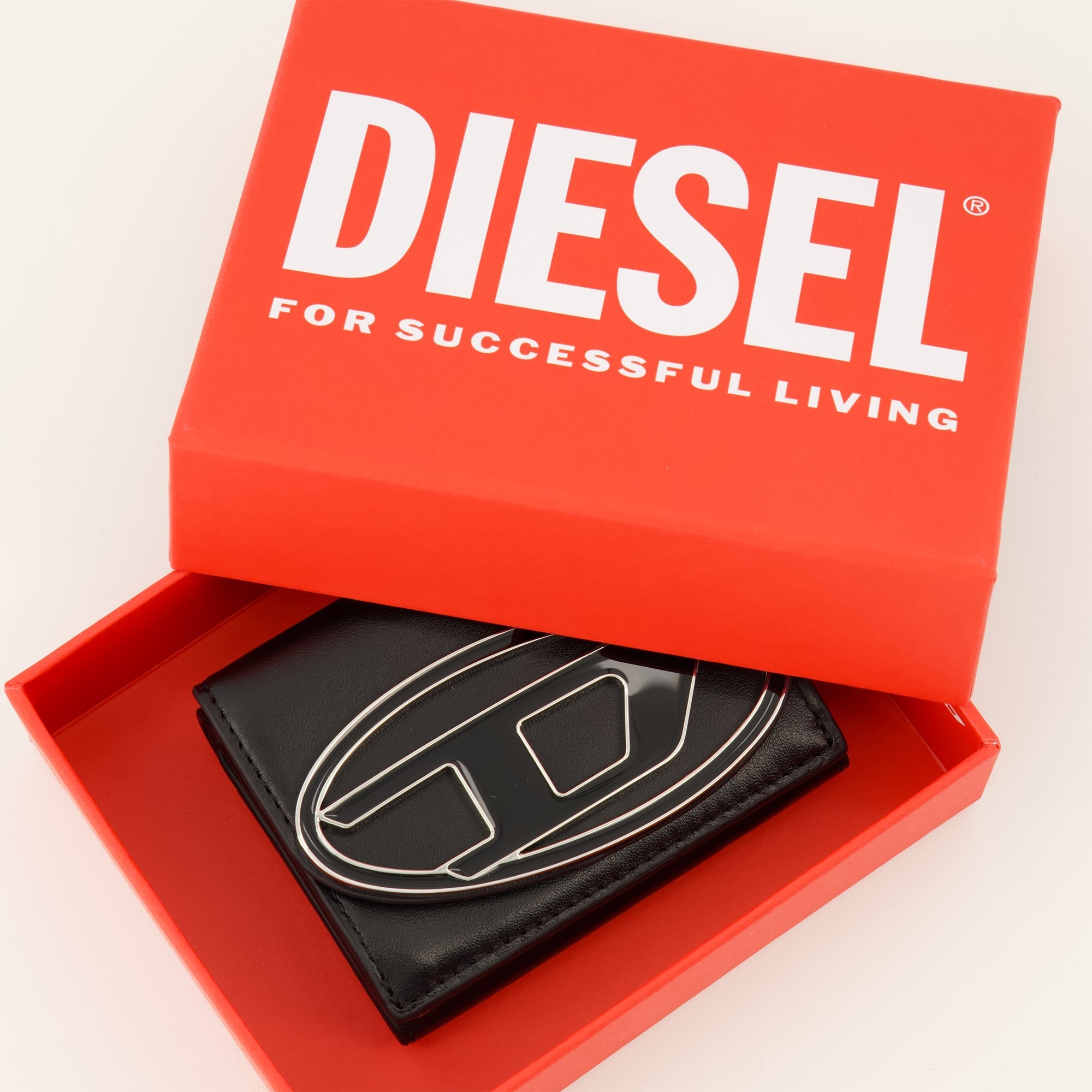 ディーゼルの女性用1drブラック財布の画像 - 春夏シーズン2026 - 詳細ビュー2