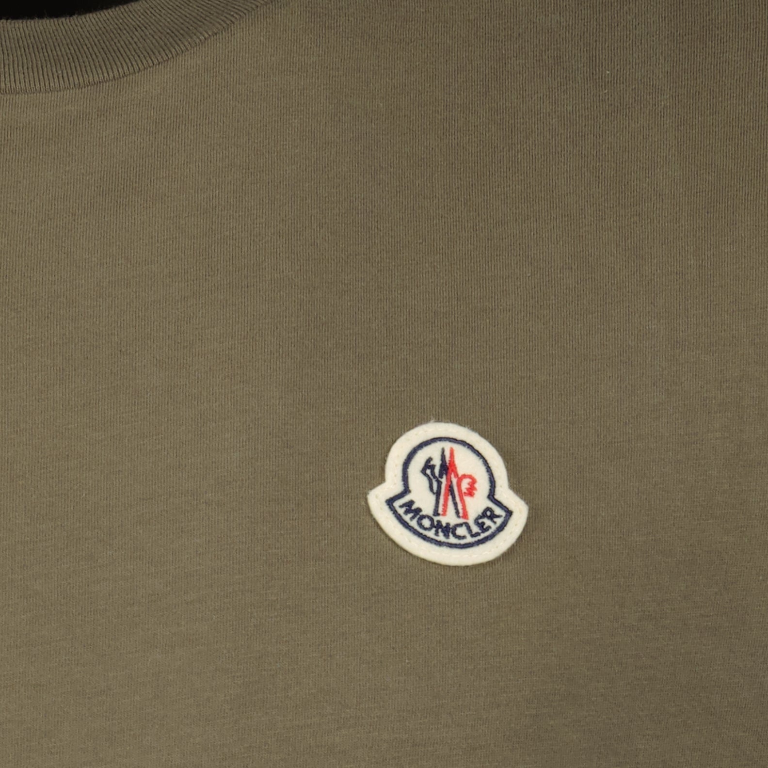 cotton t-shirts, Moncler t-shirts, logo tee, essential t-shirts, classic style tops