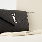 Bild der Cassandre Chain Wallet von Saint Laurent für Frauen - Saison Herbst-Winter 2025 - Detailansicht 1