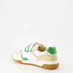 Image des baskets vertes Joie de jouer par Valentino Garavani pour hommes - Saison Automne-Hiver 2025 - Vue arrière droite en trois quarts