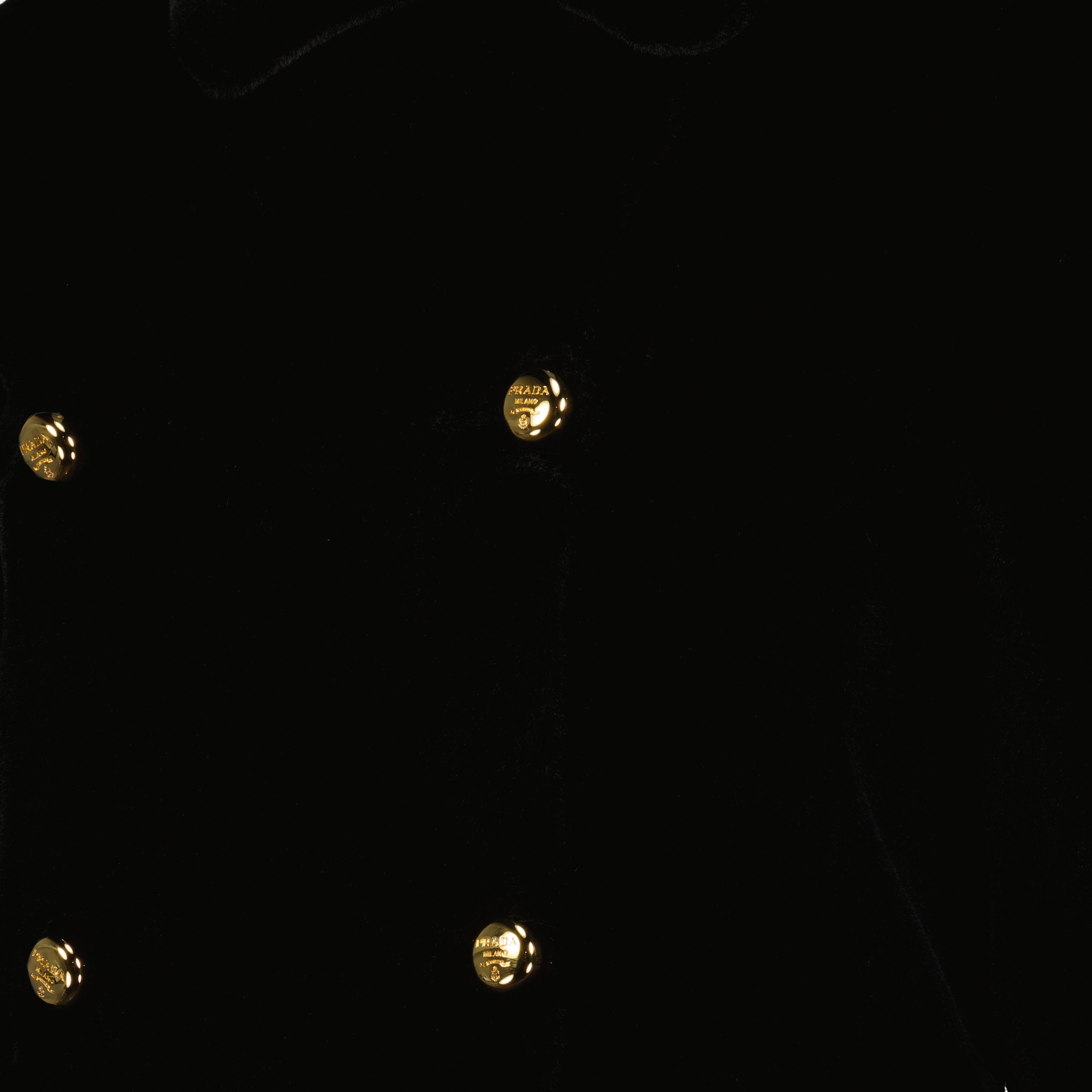 프라다의 여성용 검은색 인조 모피 코트 이미지 - 2025 봄-여름 시즌 - 상세 보기 5