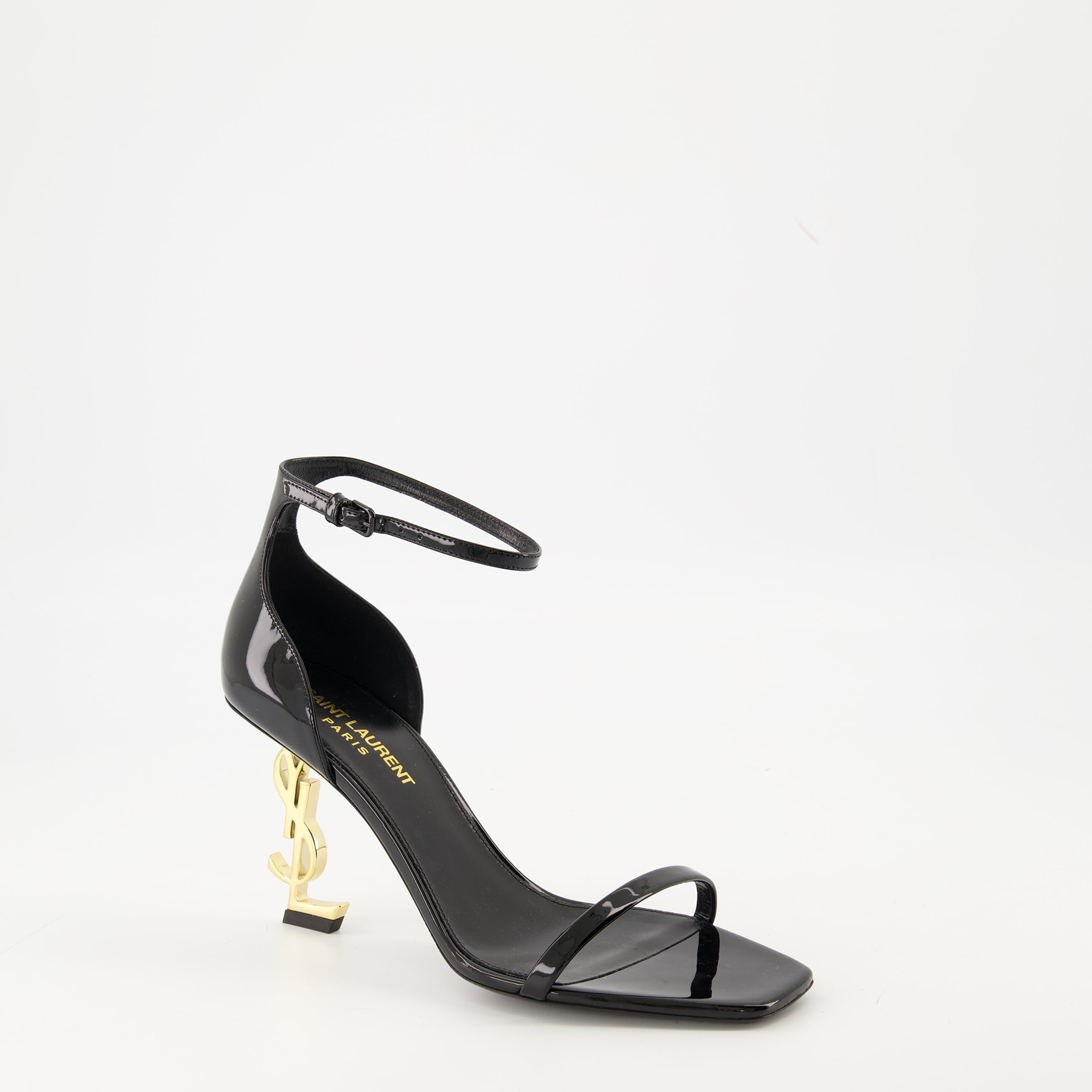 세인트 로랑의 여성용 오피움 블랙 펌프스 이미지 - 시즌 가을-겨울 2025 - 정면 오른쪽 3/4 뷰